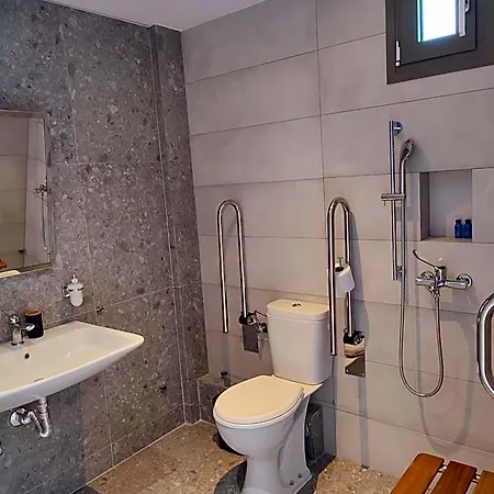 Paraktio Hotel 2*