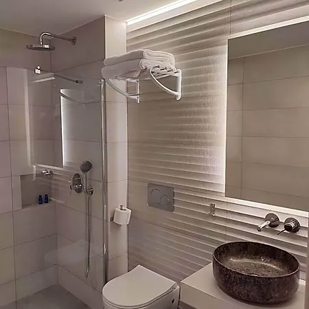 Paraktio Hotel 2*
